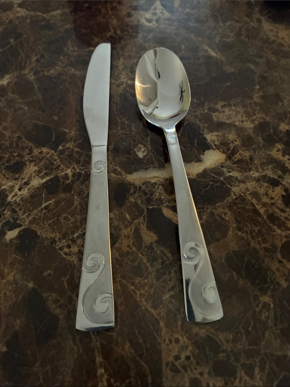 Cambridge Sand Script Swirl Dinner Knife and Soup Spoon Set
